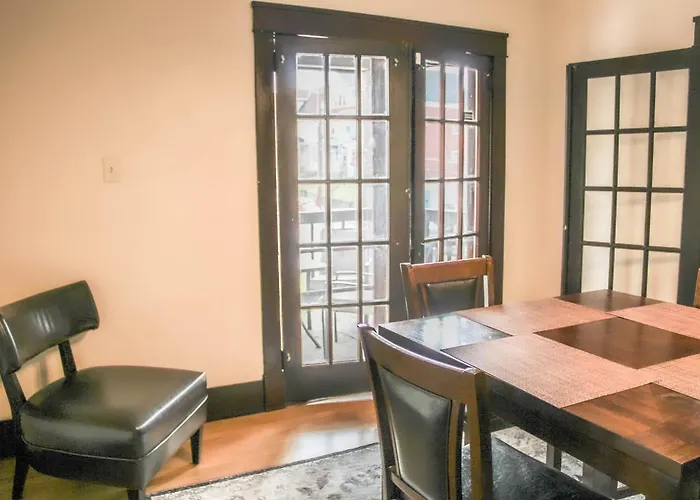 Comfy And Spacious 3 Bedroom - Easy City Access